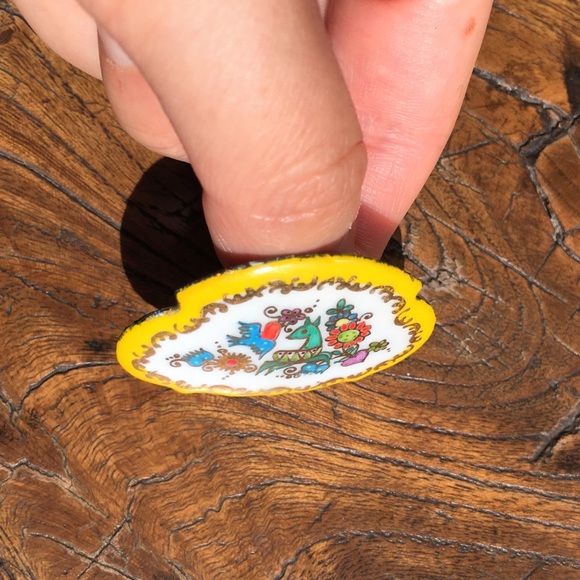 Vintage MICHAELA FREY hand painted enamel brooch - Picture 6 of 16